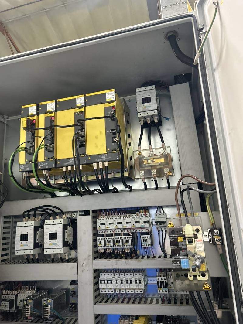 Electrical cabinet with Fanuc servo drives